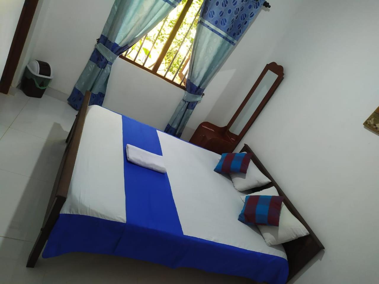 Agoura Hills Otel Kurunegala Dış mekan fotoğraf